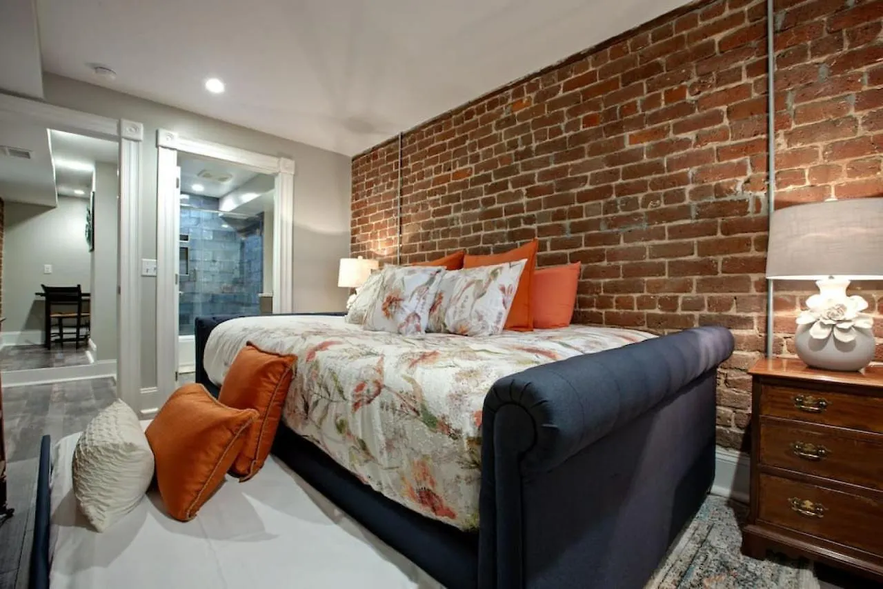 Restored Historic 5 Bedroom 4 And A Half Bath *