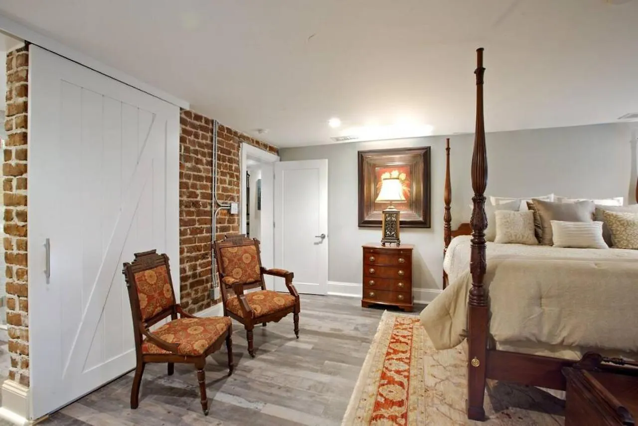 Restored Historic 5 Bedroom 4 And A Half Bath