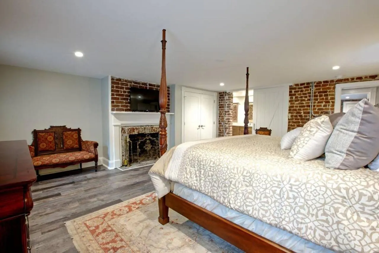 Restored Historic 5 Bedroom 4 And A Half Bath * Savannah