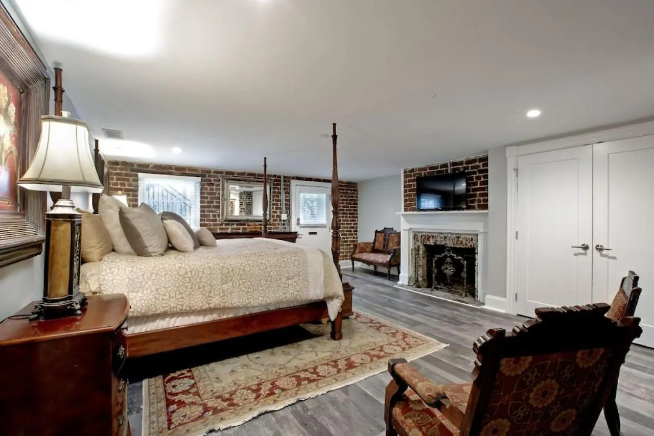 Restored Historic 5 Bedroom 4 And A Half Bath * Savannah