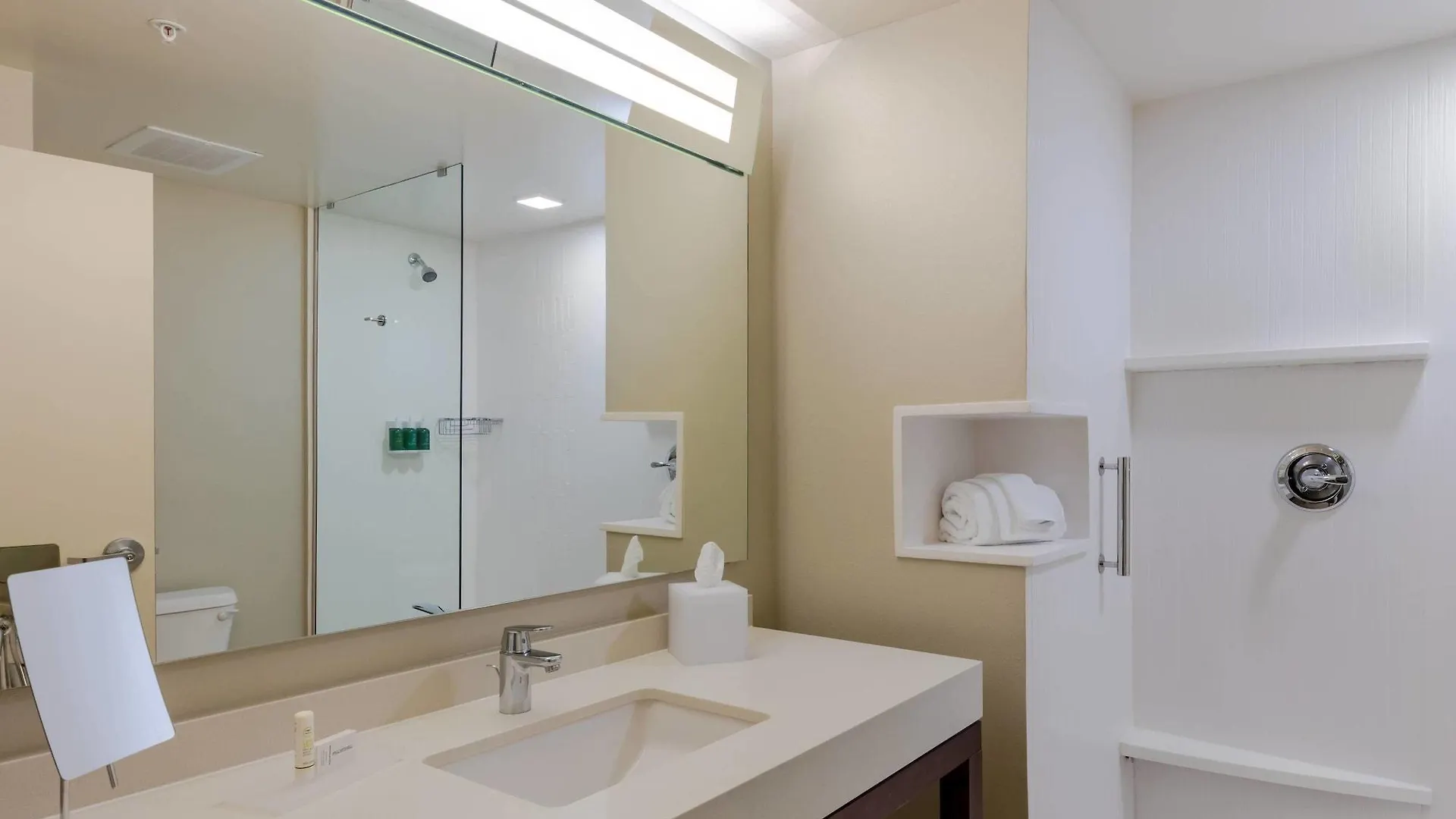 Courtyard By Marriott Savannah Airport Pooler