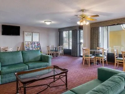 Lodge Super 8 By Wyndham Savannah