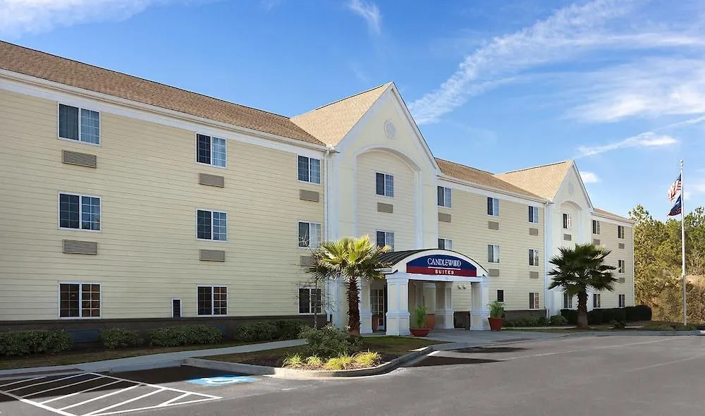 Candlewood Airport By Ihg 3*