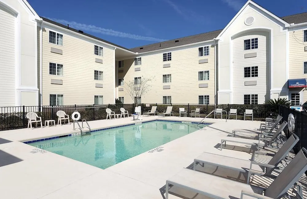 Candlewood Airport By Ihg Hotel 3*