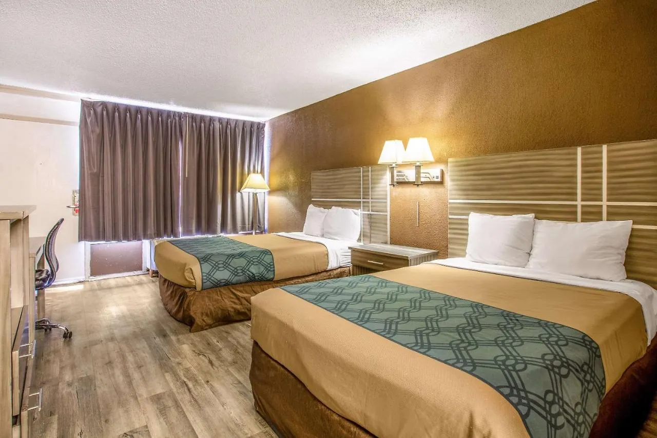 Econo Choice I 95 Gateway 24 Hour Fitness Center On Site Guest Laundry On Site Perkins Restaurant Hotel 3*
