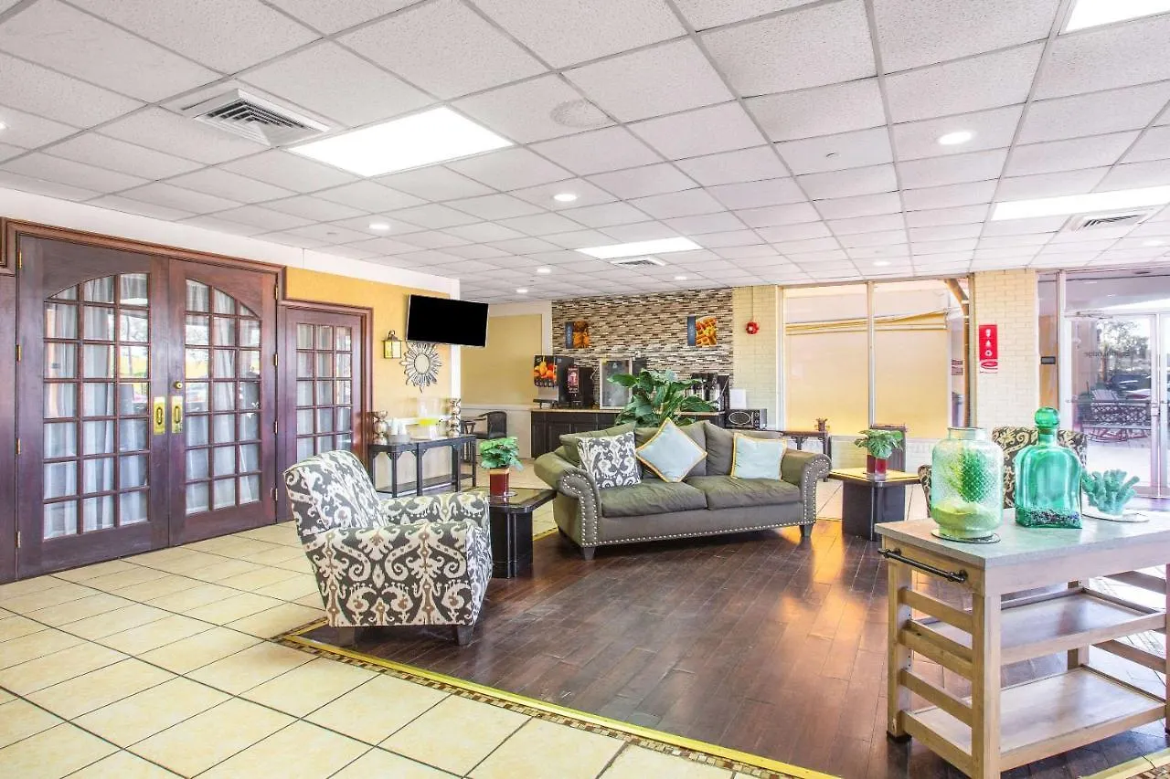 Econo Choice I 95 Savannah Gateway 24 Hour Fitness Center On Site Guest Laundry On Site Perkins Restaurant Hotel