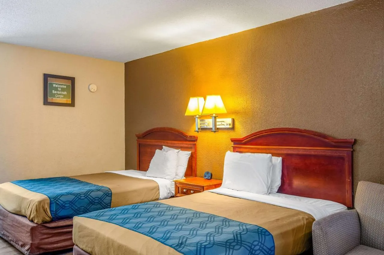 Econo Choice I 95 Gateway 24 Hour Fitness Center On Site Guest Laundry On Site Perkins Restaurant 3* Savannah