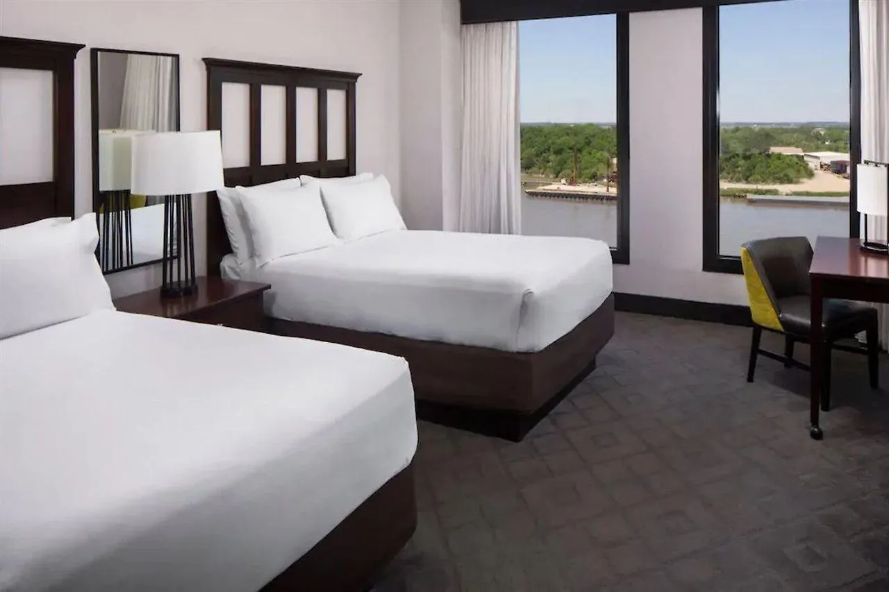 Hyatt Regency 4*