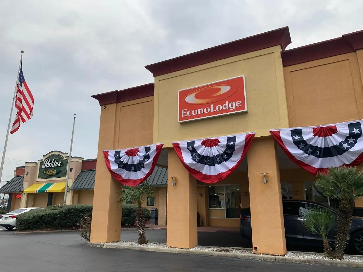 Econo Choice I 95 Gateway 24 Hour Fitness Center On Site Guest Laundry On Site Perkins Restaurant Hotel 3*
