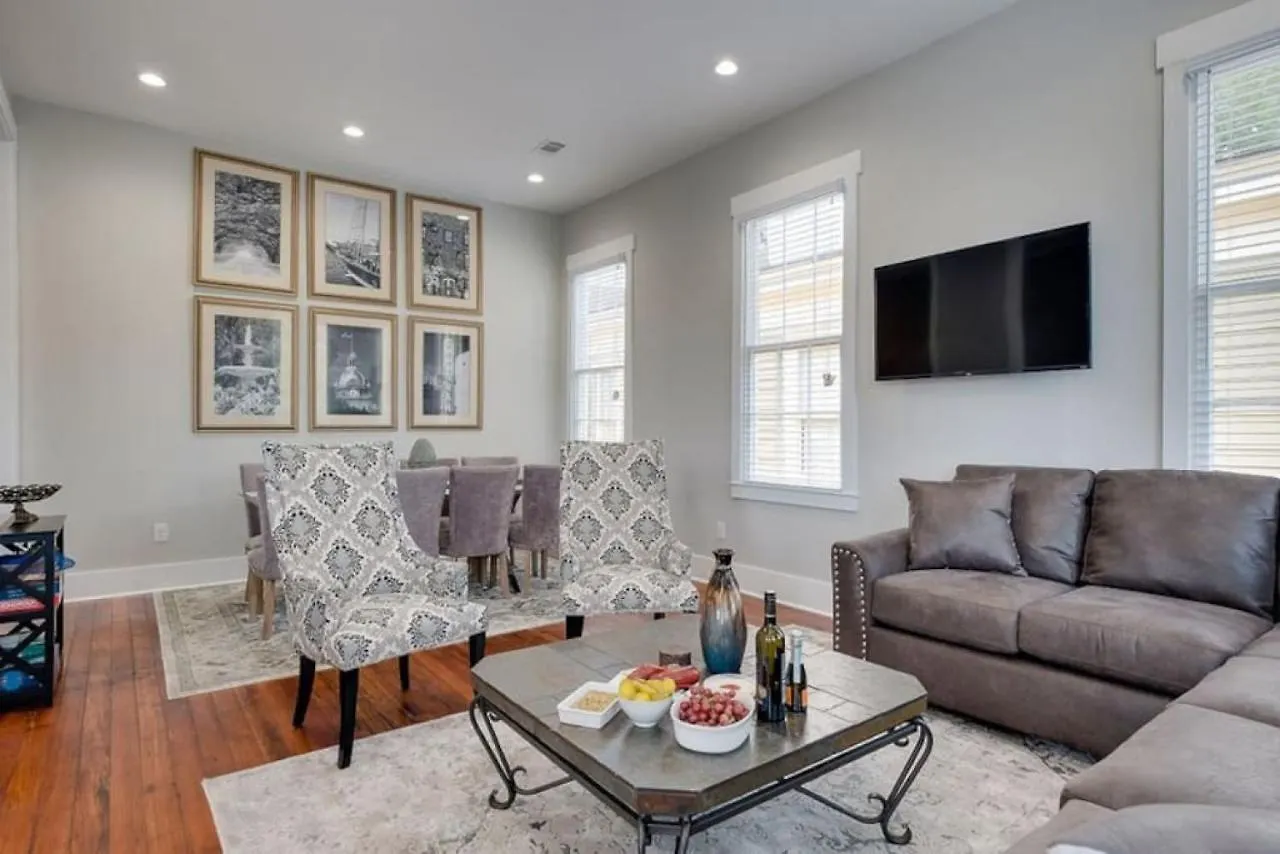 Bed and breakfast 111 Waldburg Street Beautifully Renovated Historic 5 Bedroom 5 Bath