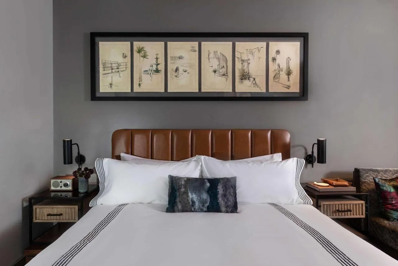 Thompson Savannah, By Hyatt Hotel