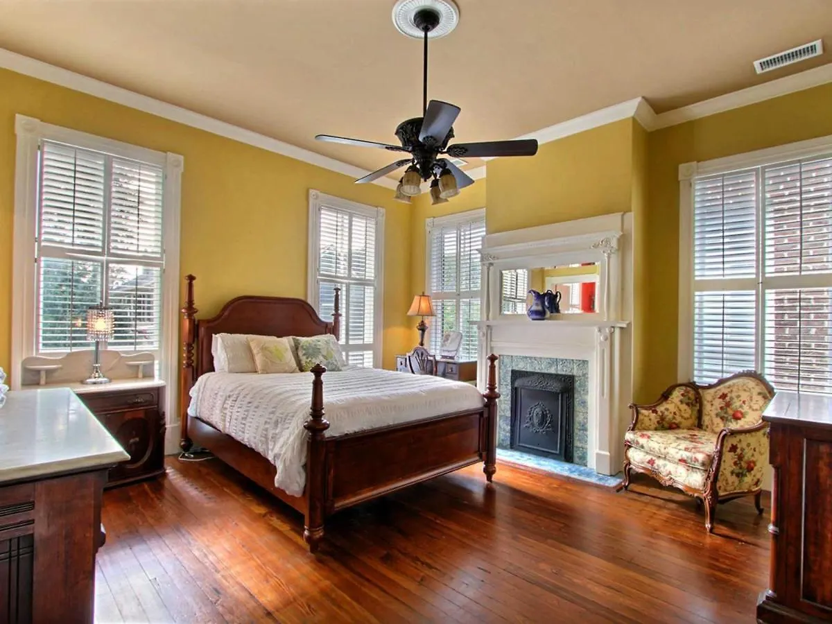 Washington Square Manor Holiday home *