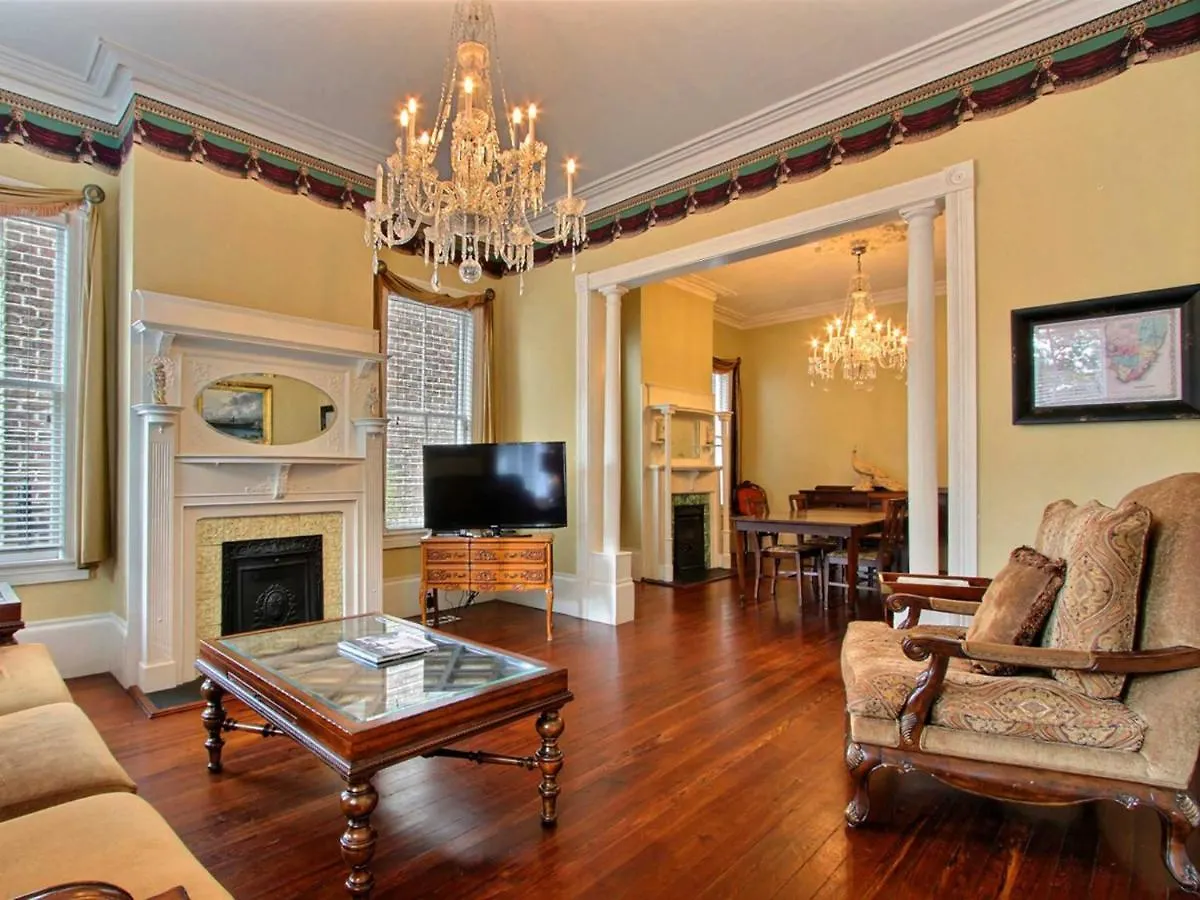 Washington Square Manor *