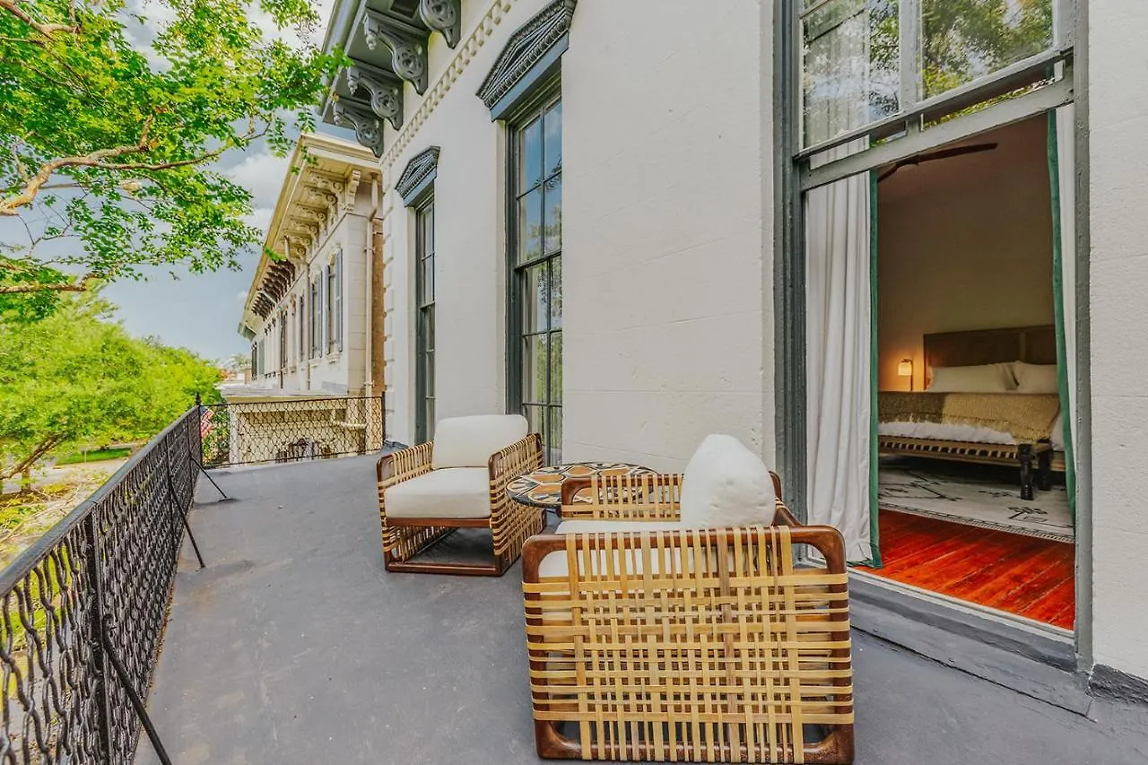 Bed & Breakfast Bellwether House