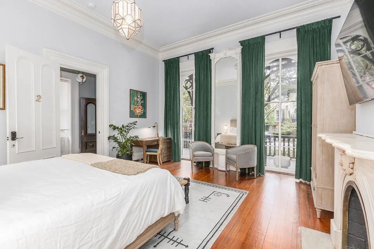 Bed & Breakfast Bellwether House