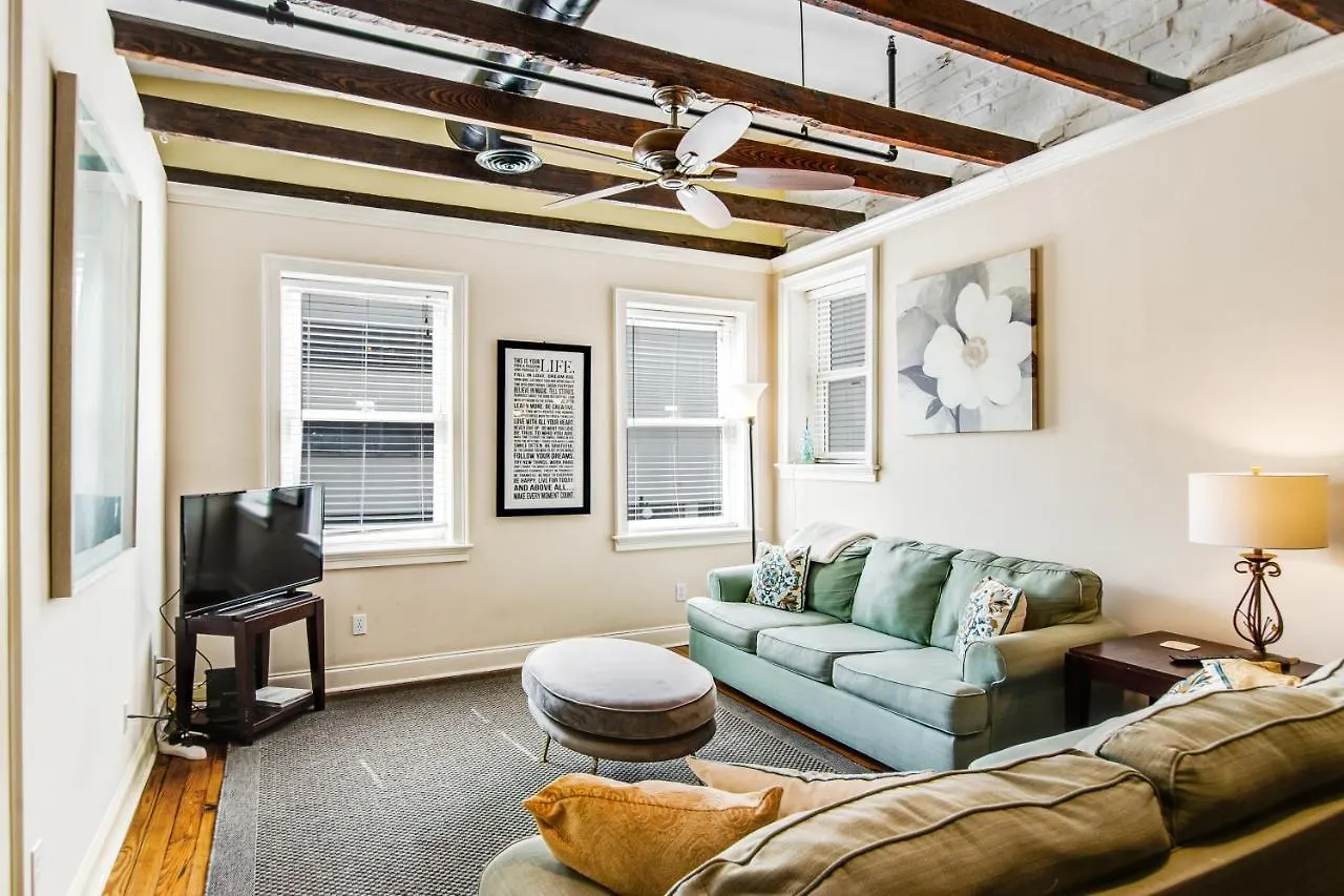 Historic Market Loft Off Broughton *