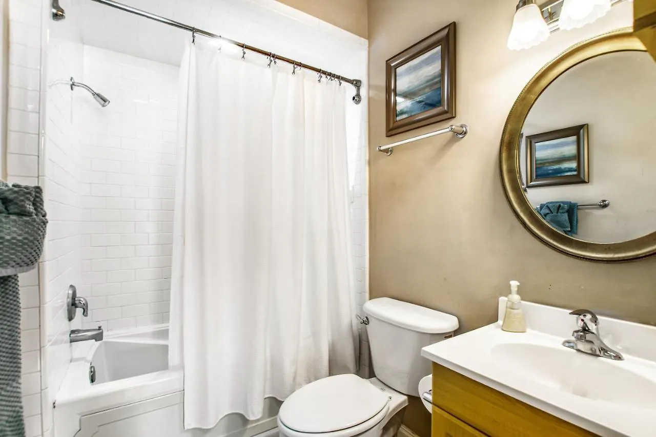 Historic Market Loft Off Broughton Semesterbostad *