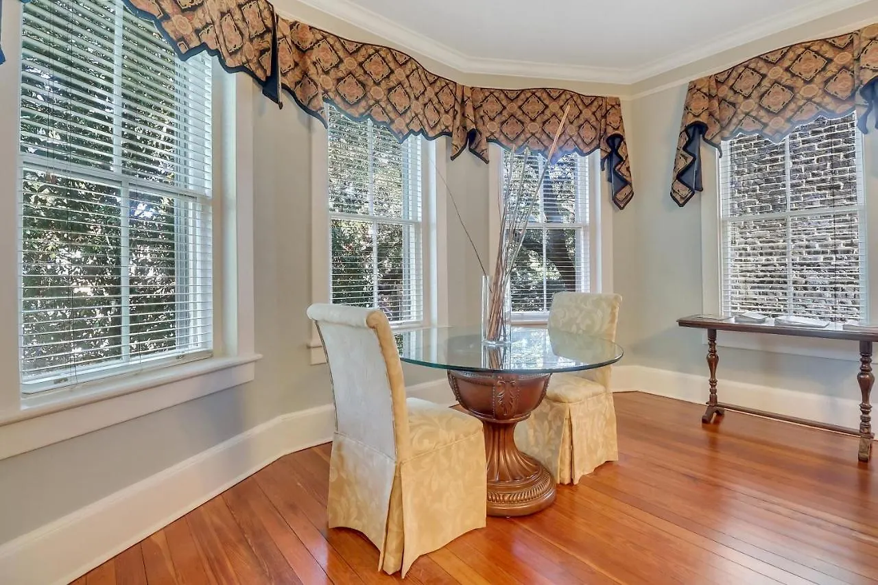 Apartman The Chippewa On Savannah's Famous Jones Street