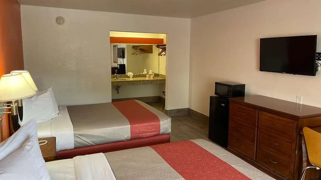 6-pooler, Ga - Savannah Airport 2*