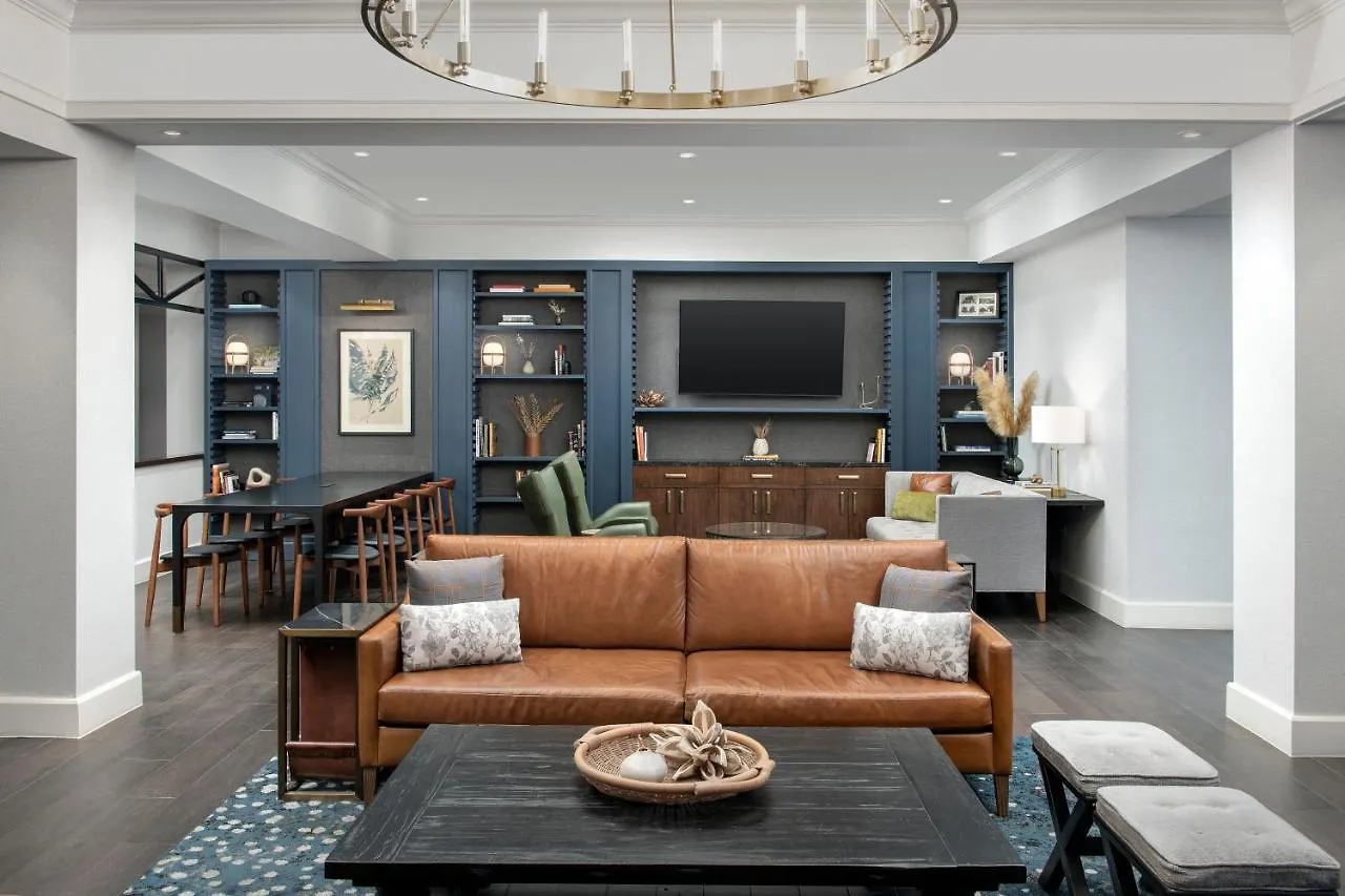 Courtyard By Marriott Downtown - Historic District 3*