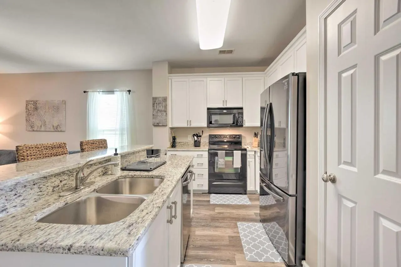 Spacious Pooler With Family-friendly Perks
