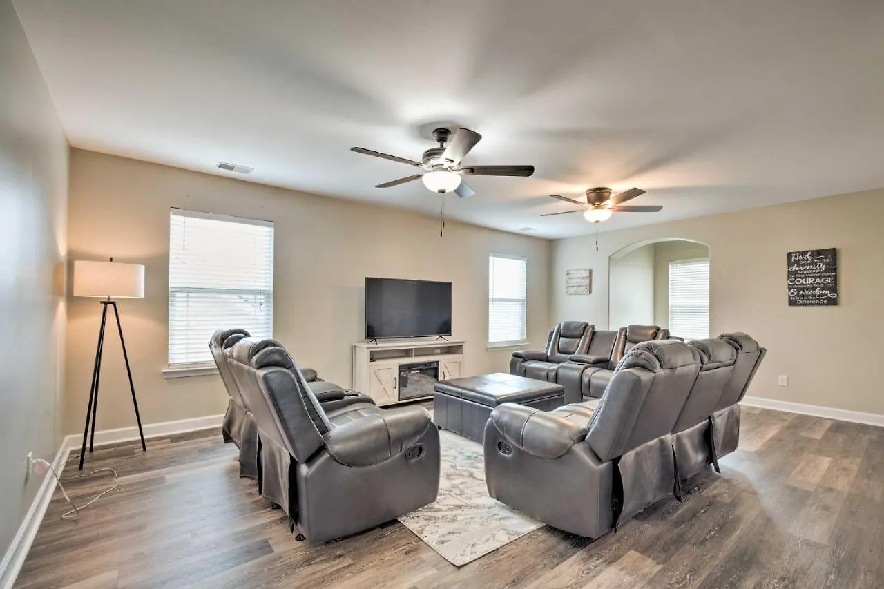 Feriehus Spacious Pooler With Family-friendly Perks