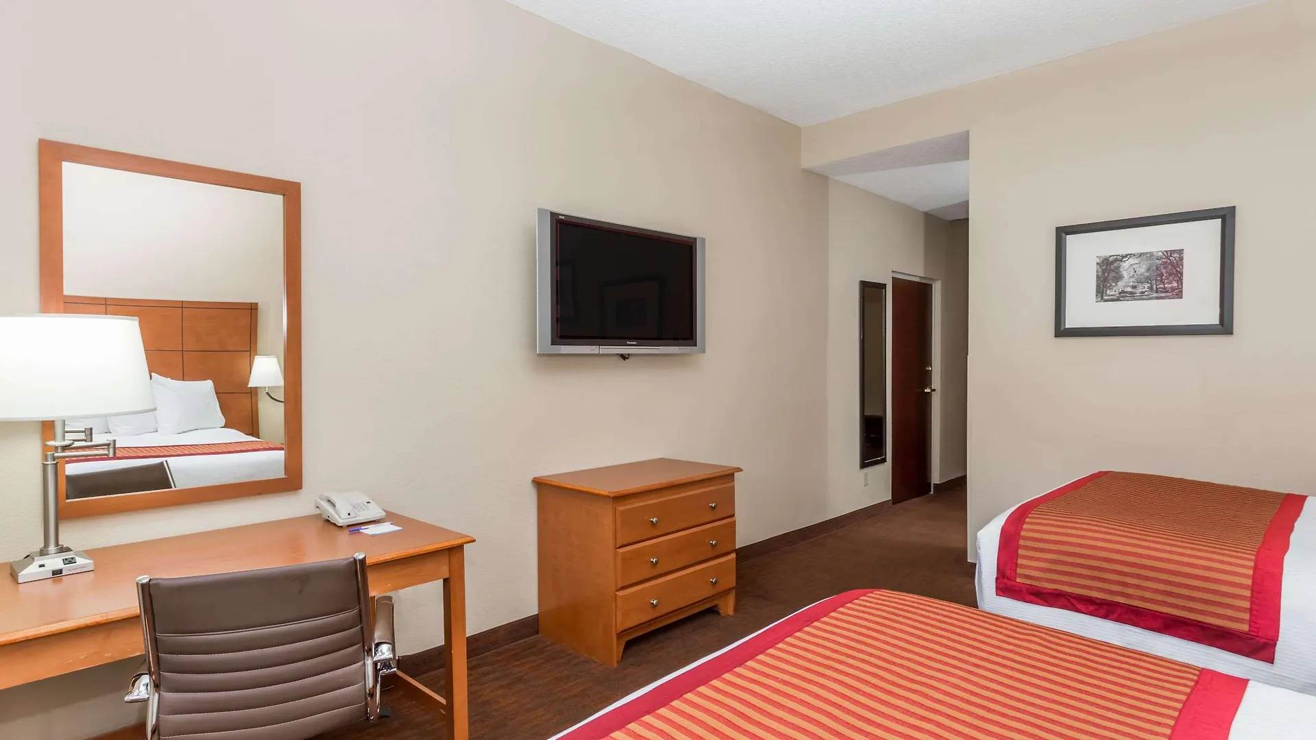 Baymont By Wyndham Savannah/garden Hotel