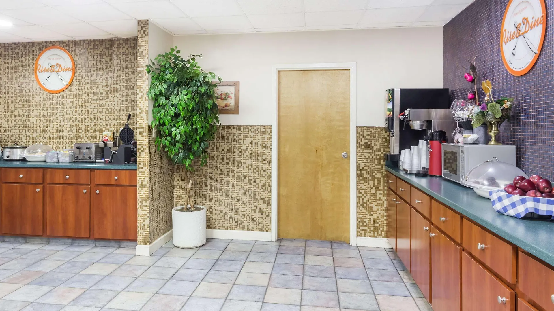 Howard Johnson By Wyndham Savannah Ga Отель Джорджтаун
