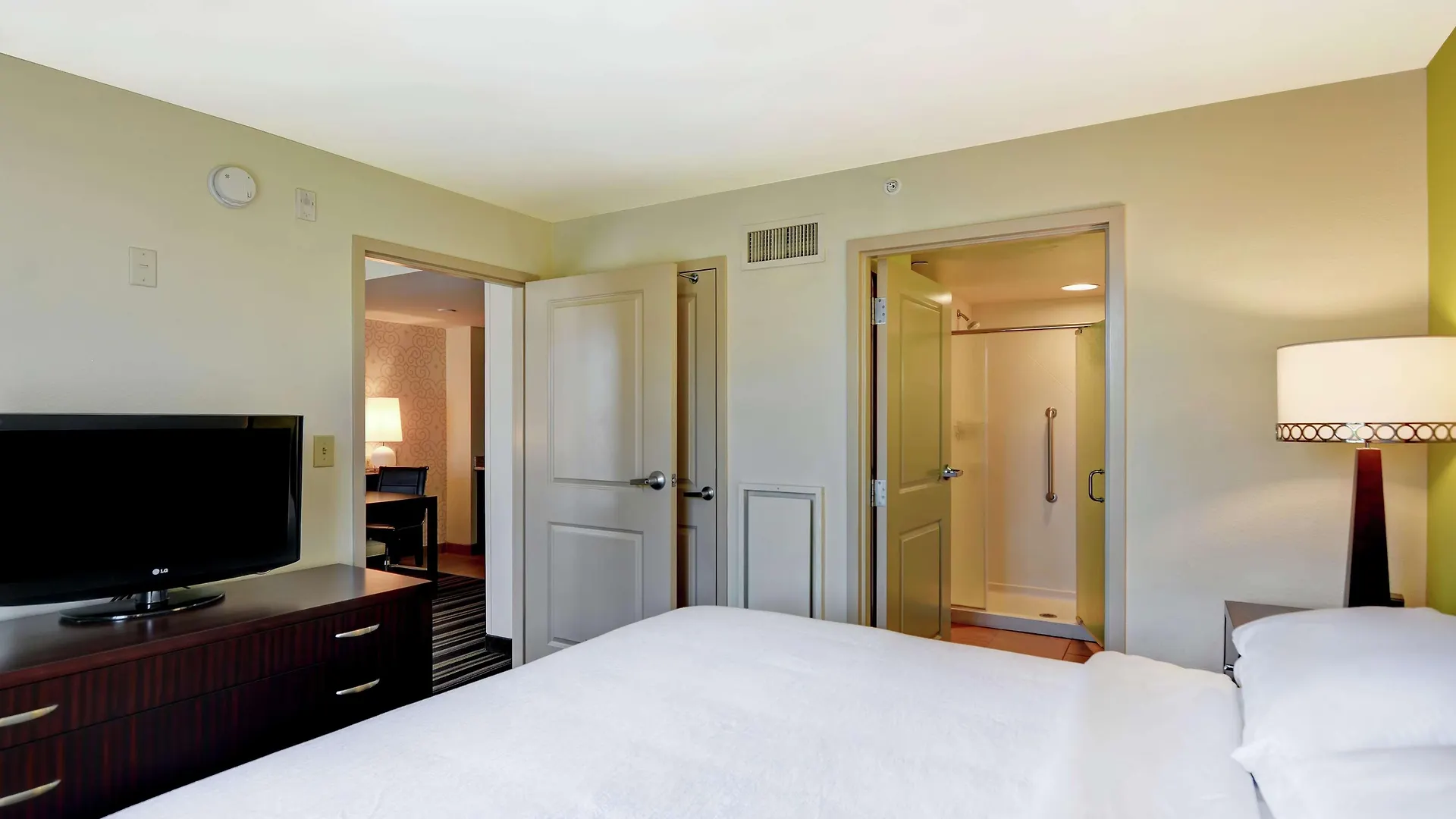 Embassy Airport Hotel Savannah
