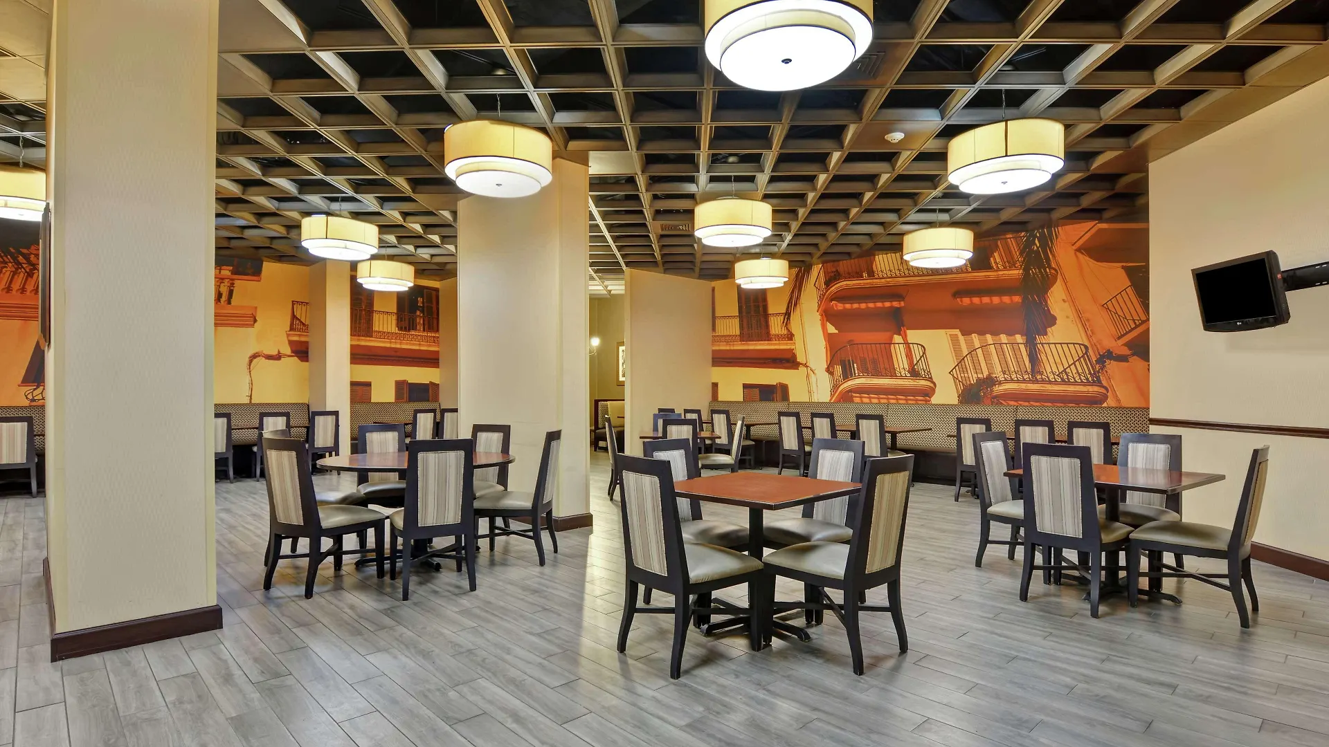 Hotel Embassy Airport Savannah