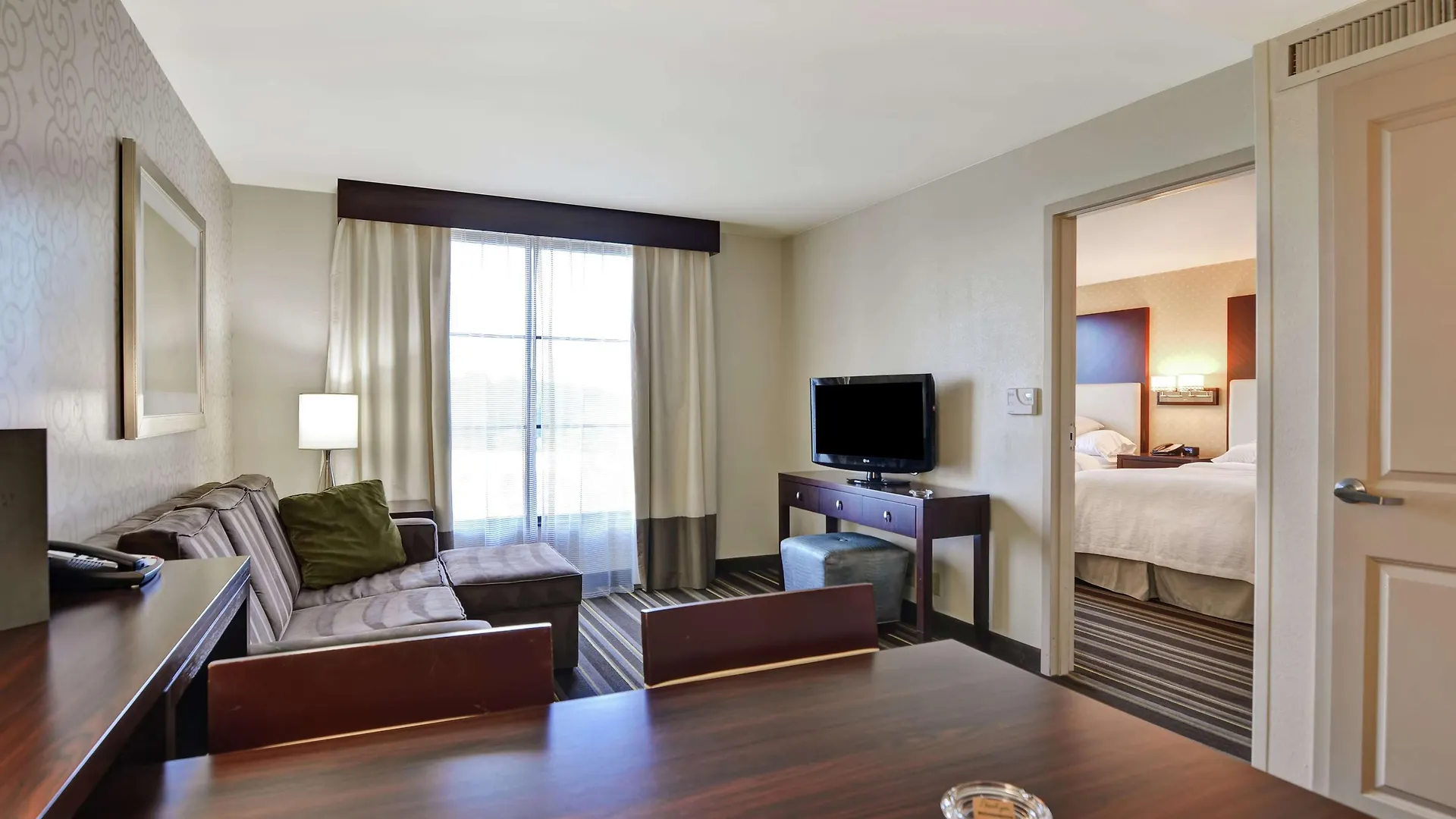 Embassy Airport Hotel Savannah