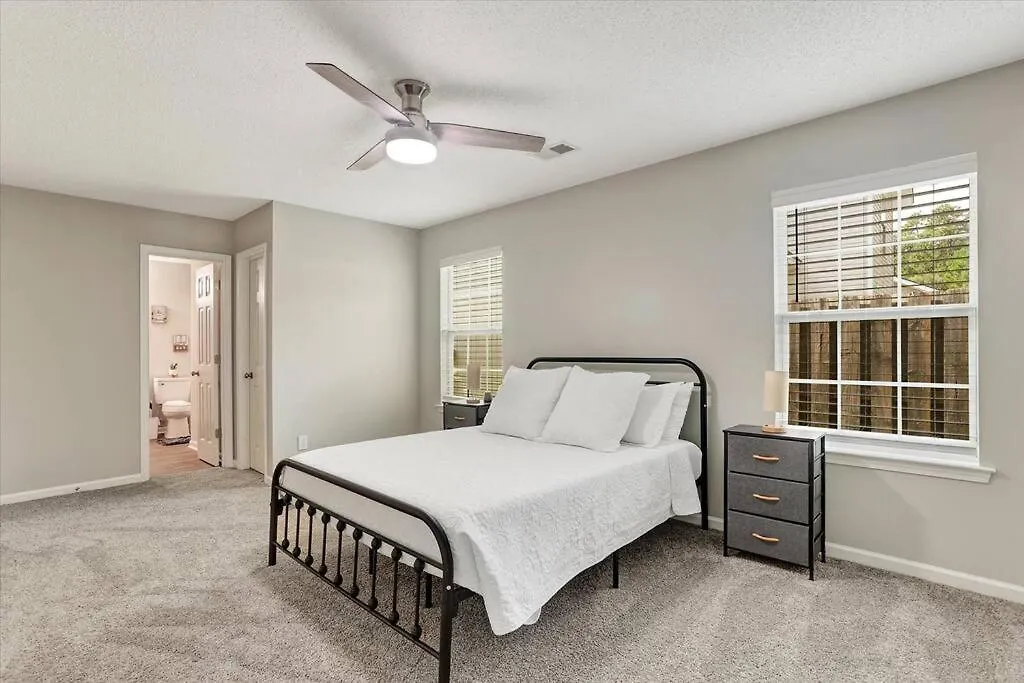 Modern And Comfortable For Your Next Stay! Feriehus *