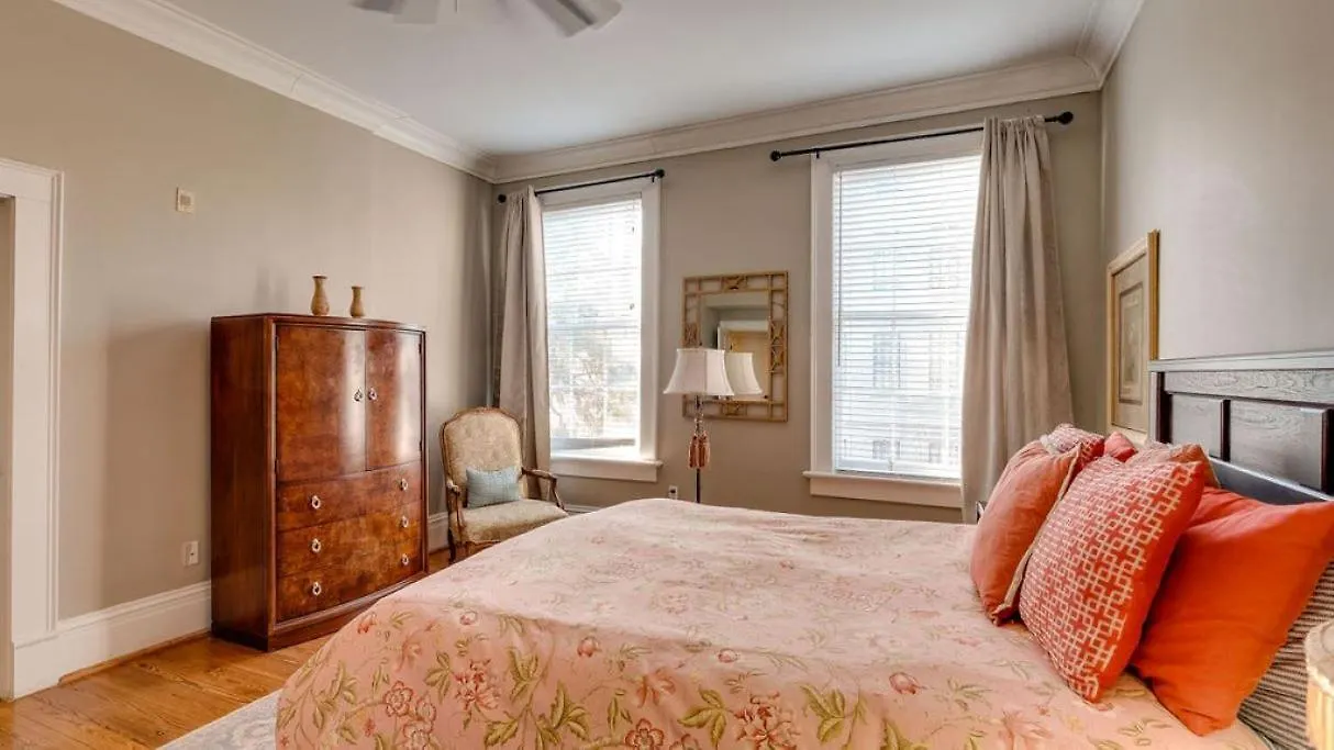 201 York #3 - Homey Downtown 2 Bedroom Steps From The River * 薩凡納