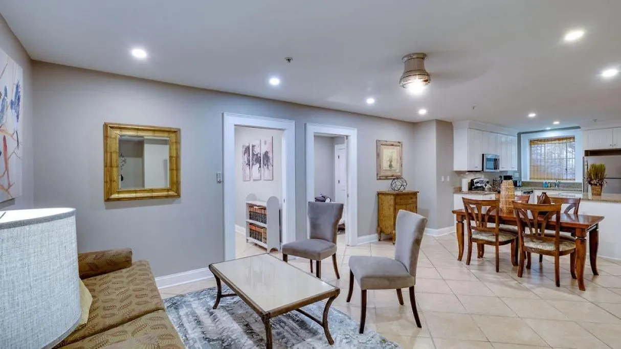 4 Bedroom Beauty Steps From The River Apartment *