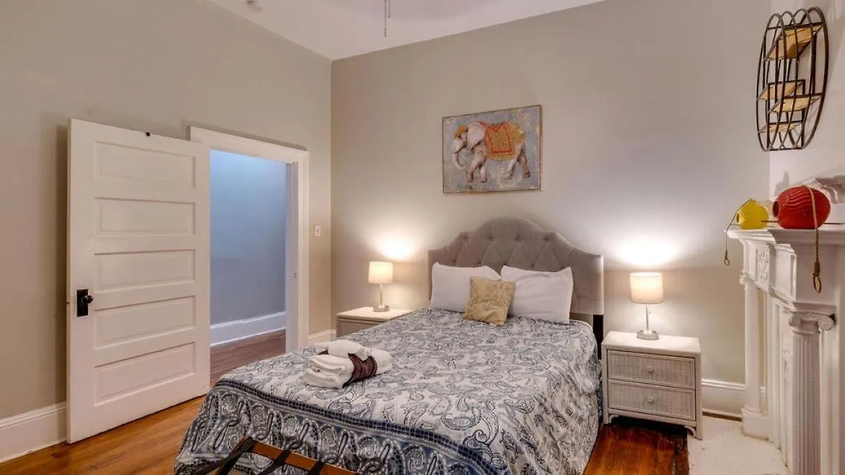 Comfortable Escape In Historic Downtown 4* Savannah