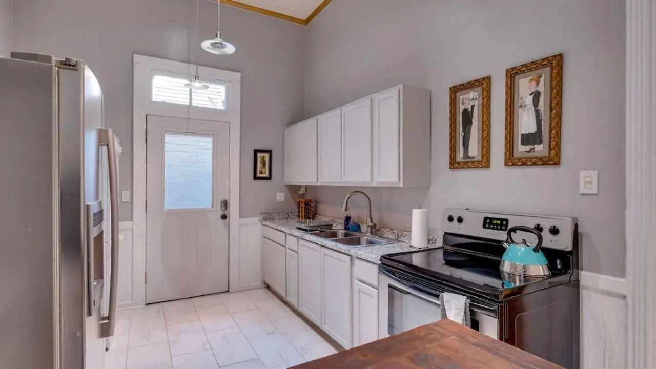Apartment Elegant 2 Bed Directly On Forsyth Park *