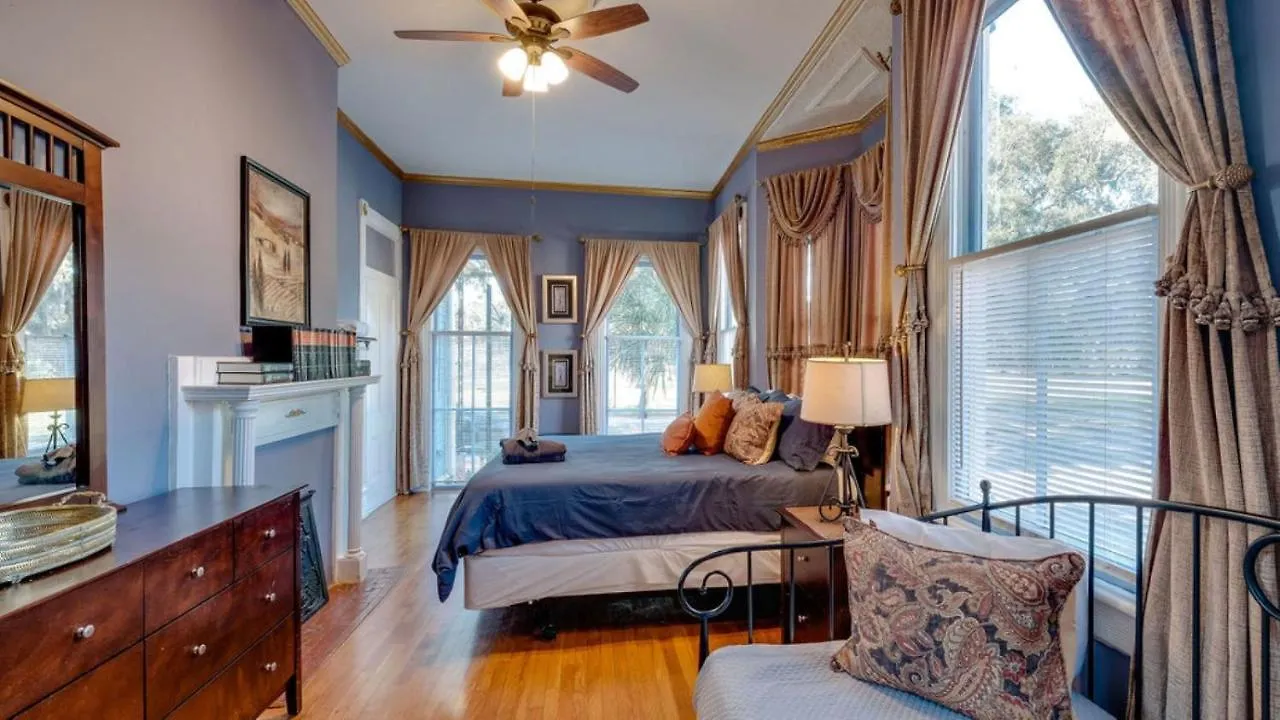 Apartment Elegant 2 Bed Directly On Forsyth Park
