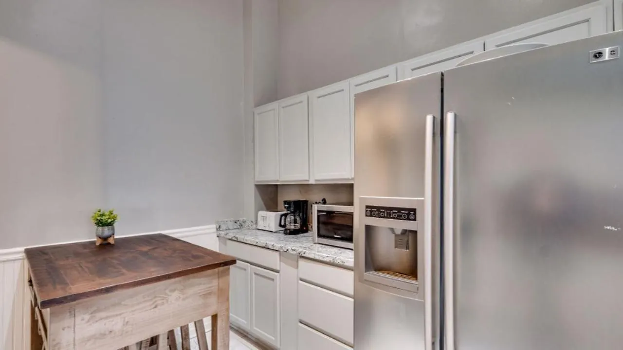 Apartment Elegant 2 Bed Directly On Forsyth Park