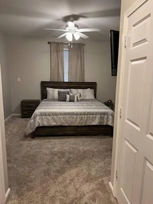Cheerful 3 Bedroom, Close To Downtown And Arena!!! * Savannah