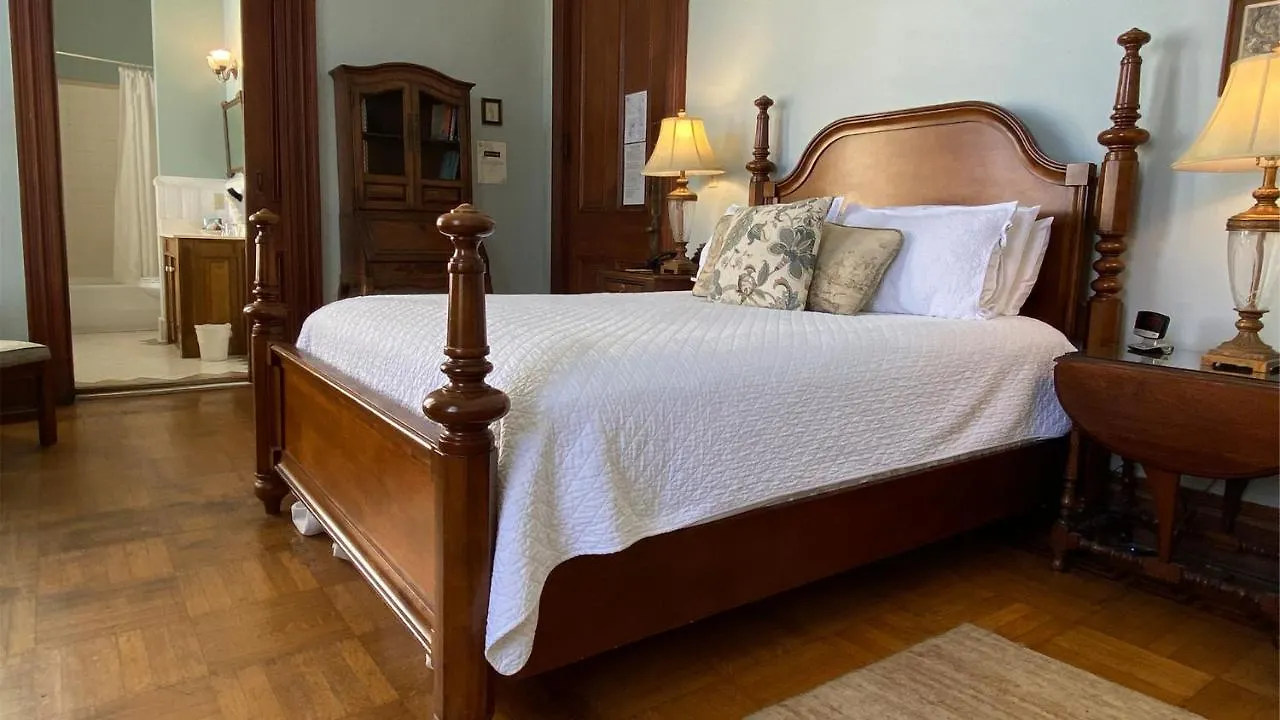 Forsyth Park Couette-café 4*
