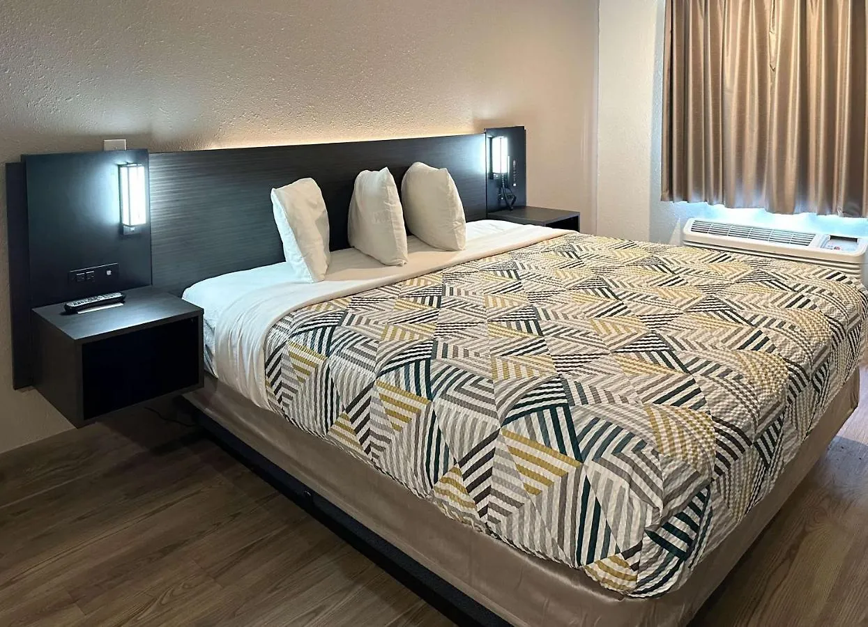 Hotel 6-pooler, Ga - Savannah Airport 2*