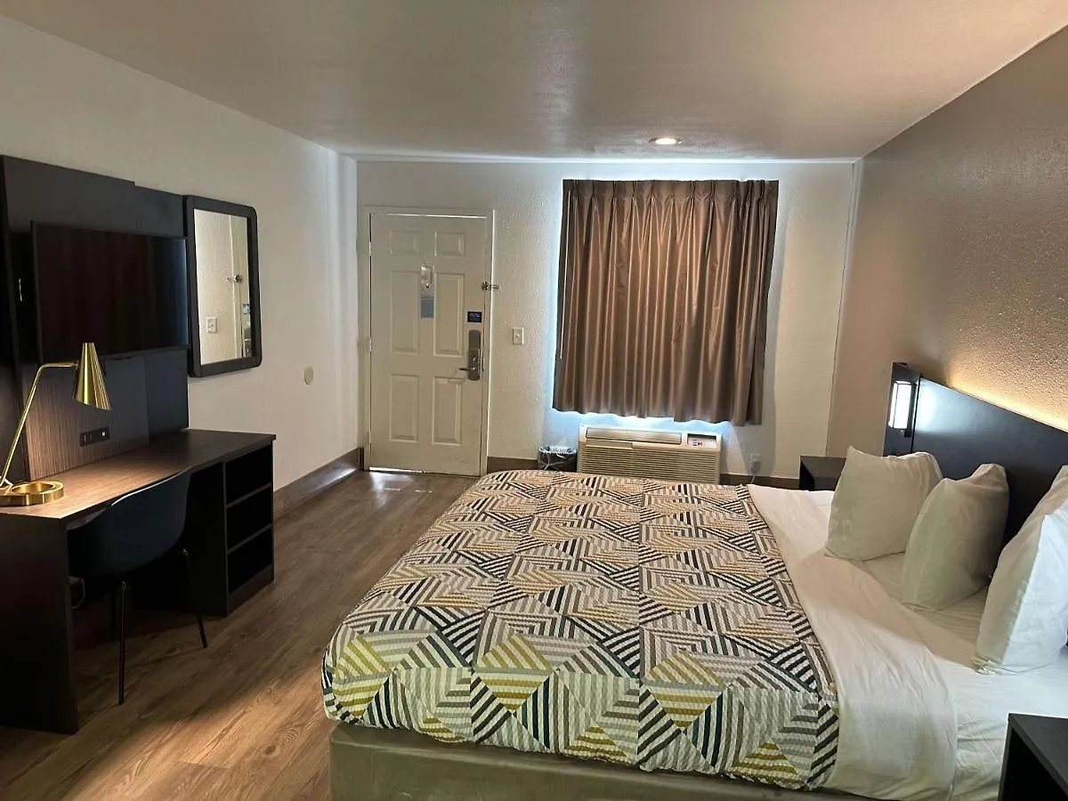 6-pooler, Ga - Savannah Airport Hotel 2*