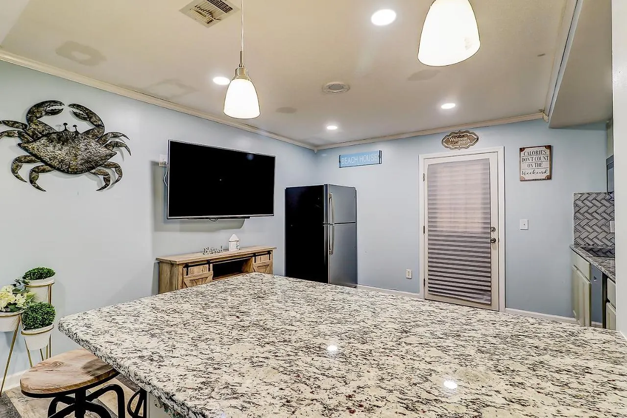 Island Oasis Unit B