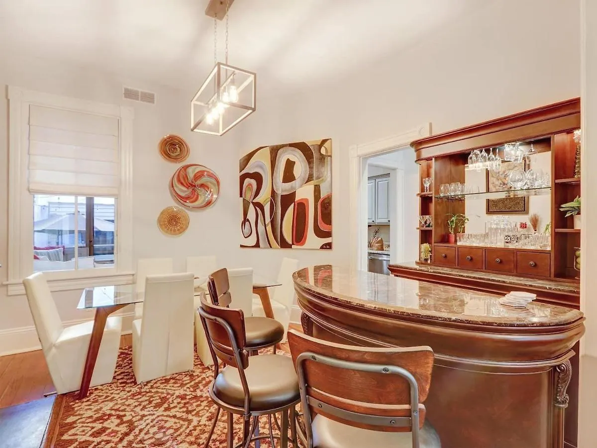 The Lyons House - Luxe Historical - Parking Included Σπίτι διακοπών