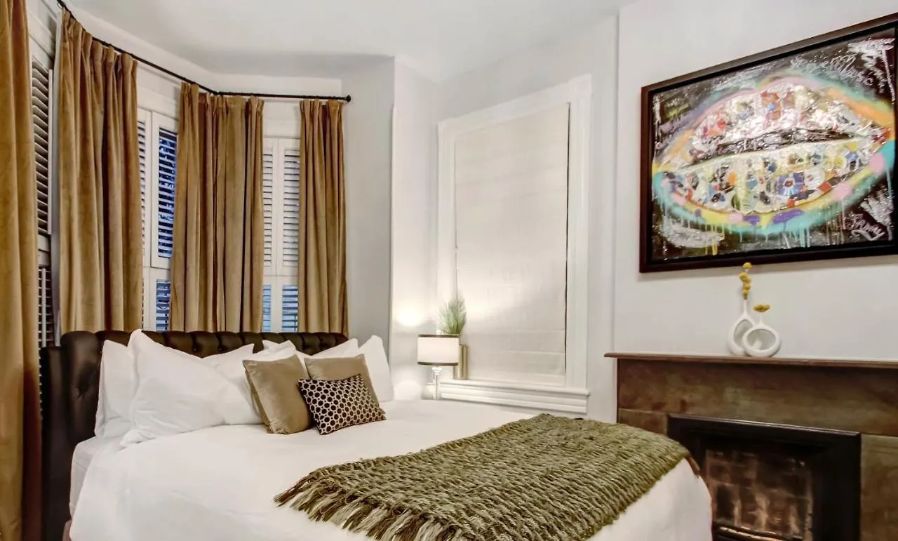 Σπίτι διακοπών The Lyons House - Luxe Historical - Parking Included Σαβάνα