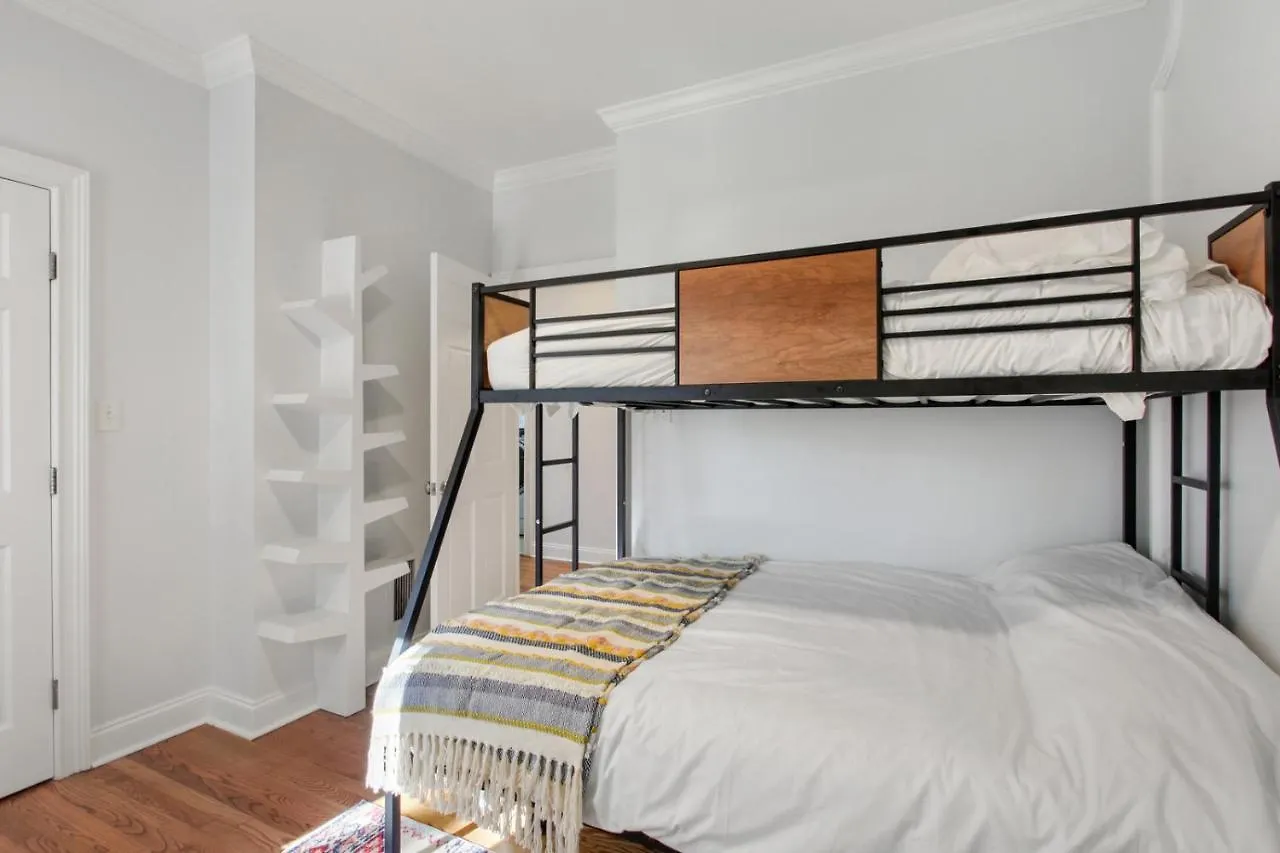 Starland Town House, Walk To The Park Σπίτι διακοπών *