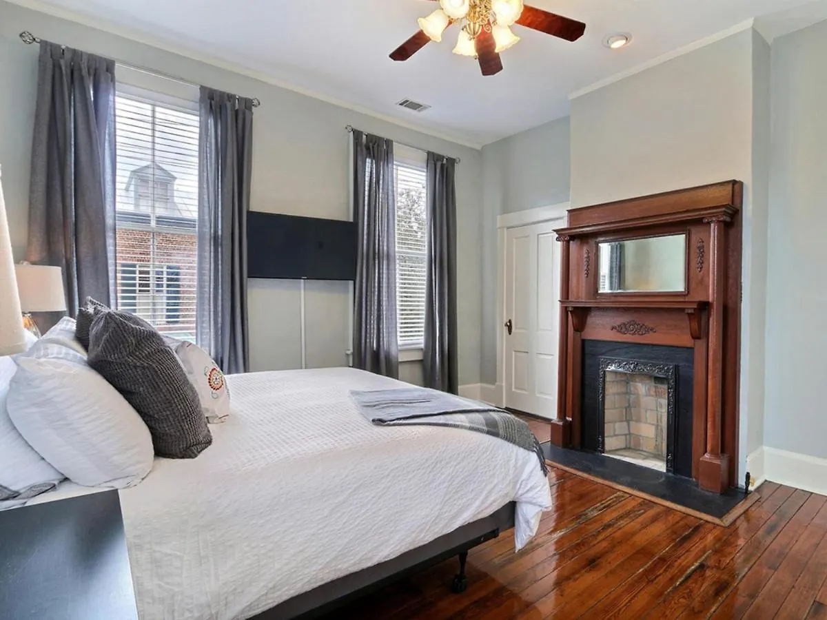Appartement Lafayette Row Unit 3 *