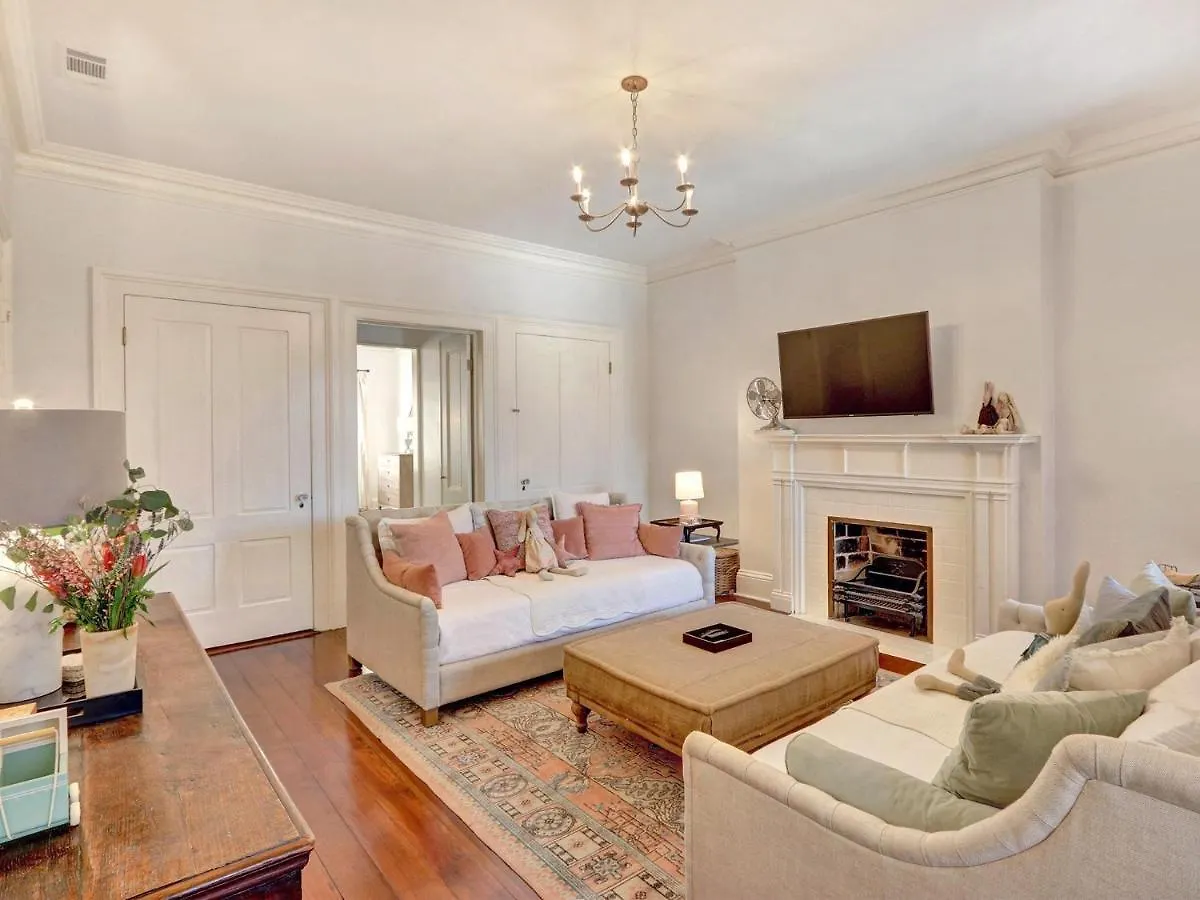 Elsewhere On Madison Square Manor サバンナ