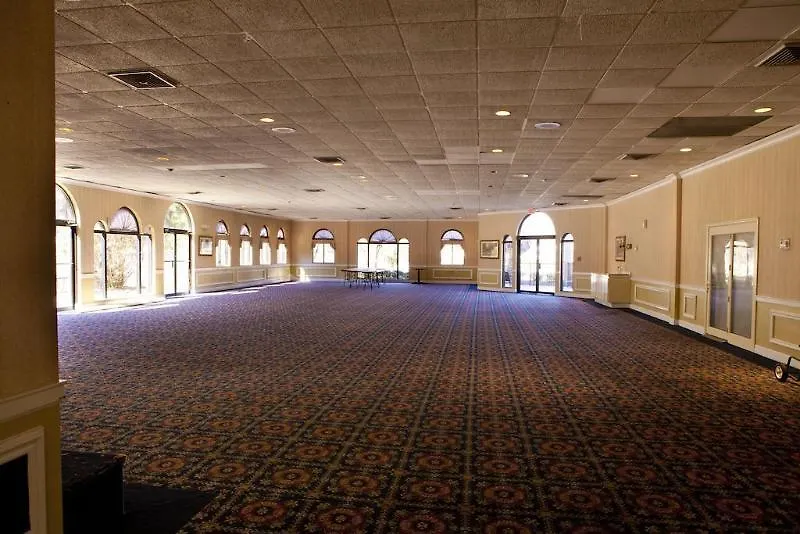 Cottonwood Savannah & Conference Center Hotel