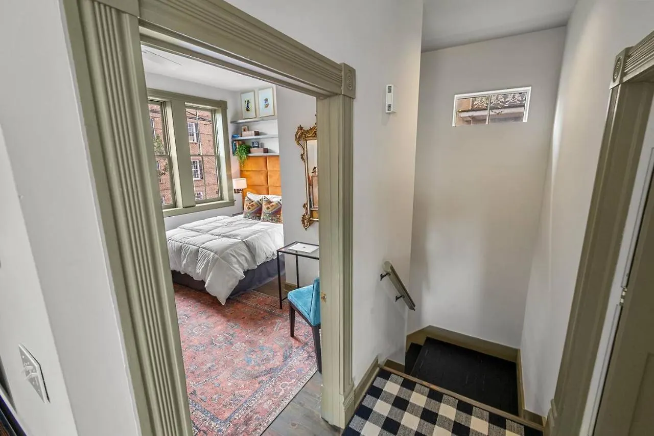 Daire Carriage House - House On Taylor Square